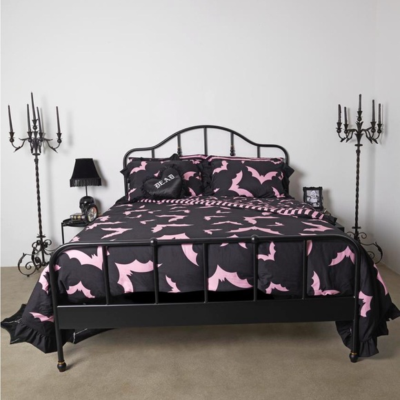 Dolls kill Sweet bat behavior 2.0 sheets set full/queen - Picture 1 of 1